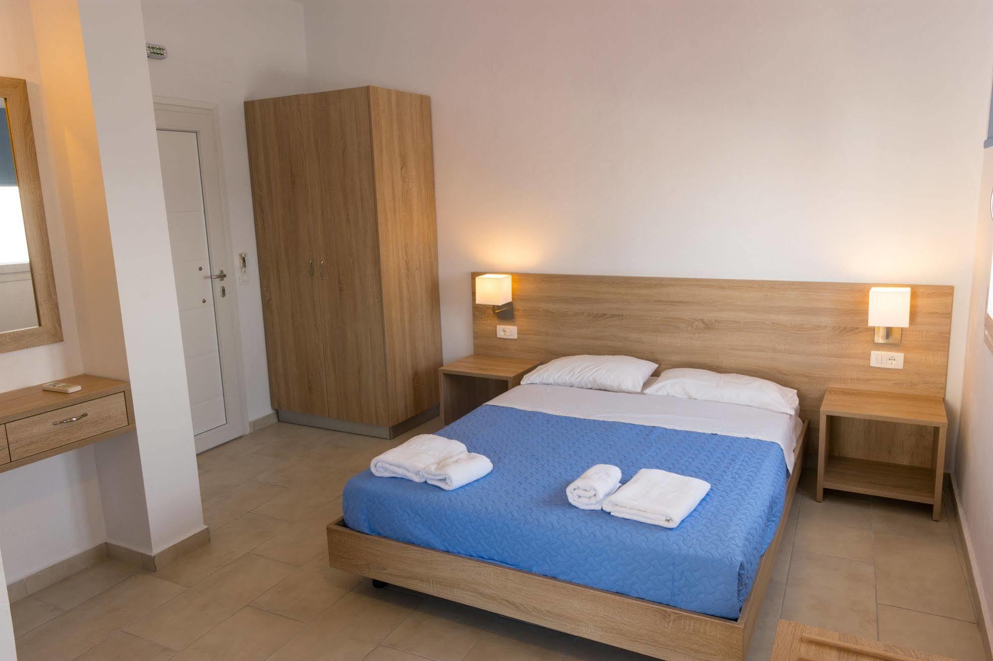 Socrates Apartmens & Restaurant Milatos Eksteriør billede